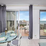 1 Bedroom Awesome In Apartmán Le Barcarès