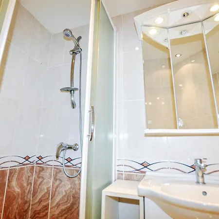 1 Bedroom Pet Friendly In