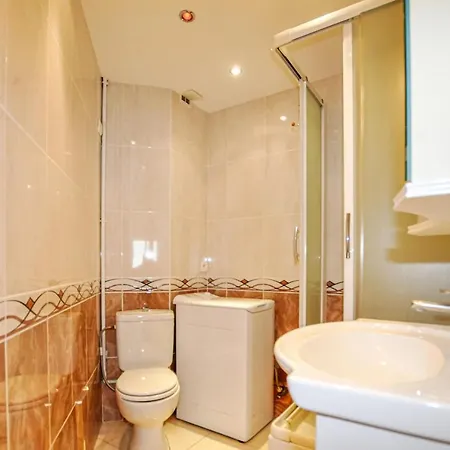 Apartmán 1 Bedroom Awesome In